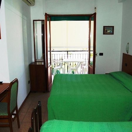 Hotel Ferrara 산베네데토델트론토 외부 사진