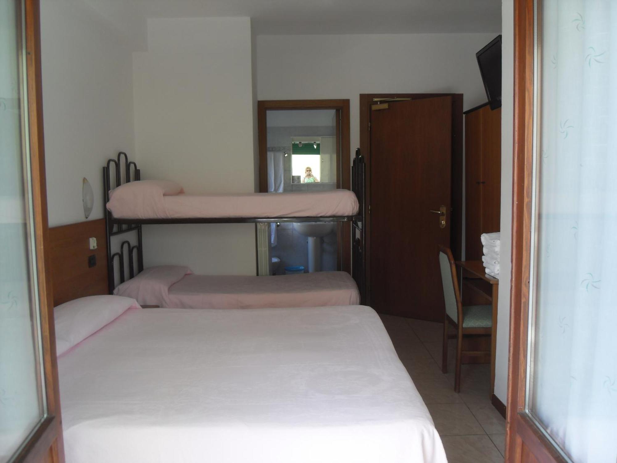 Hotel Ferrara 산베네데토델트론토 객실 사진