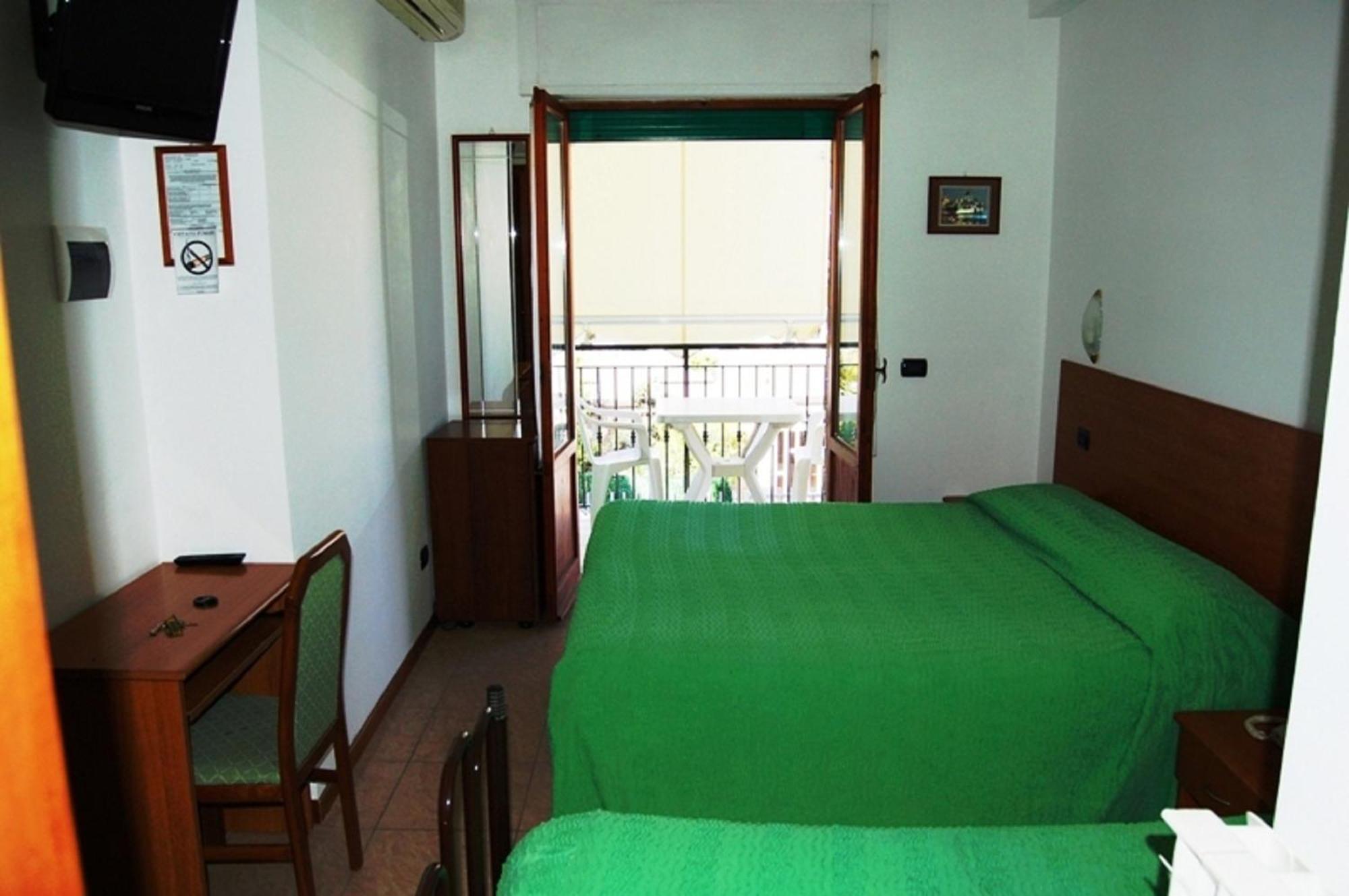 Hotel Ferrara 산베네데토델트론토 외부 사진